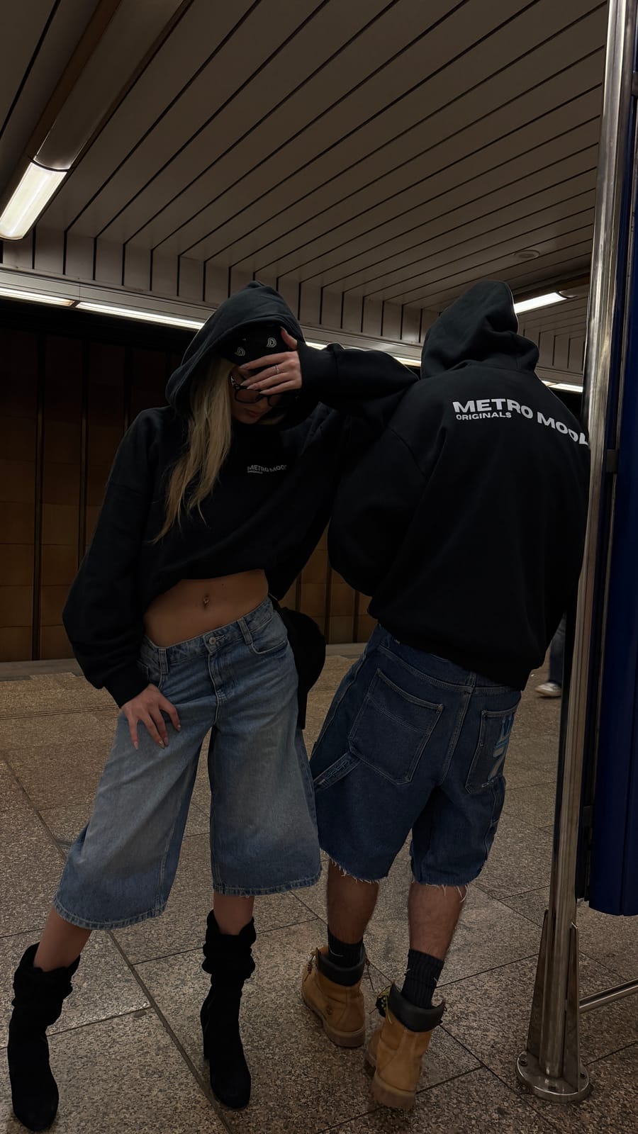 Metromood streetwear look v zrcadle